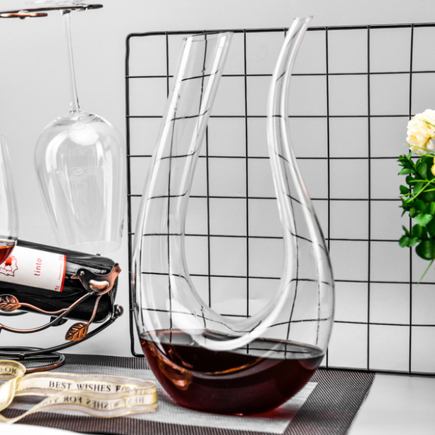 U-shaped Borosilicate Glass Decanter